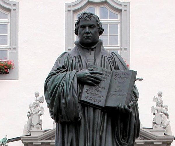 Luthergedenkstätten_Martin_Luther_Statue_Wittenberg@OTFW__Berlin Luthergedenkstätten_Martin_Luther_Statue_Wittenberg_c_OTFW__Berlin_CC_BY-SA